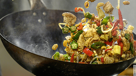 Wok-Pfanne mit Gemüse