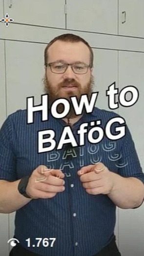 Auf dem Bild sieht man einen Mann, der mit beiden Händen in die Kamera zeigt. Über ihm liegt der Schriftzug "How to BAföG". Links unten die Ziffer 1767 mit einem Symbol, das bei Instagram die Anzahl der Aufrufe kennzeichnet.