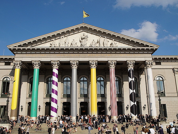 deutschland, architektur, münchen, sehenswürdigkeit, bayern, theater, veranstaltung, festival, muenchen, konzert, menschen, nationaltheater, bayerische staatsoper, oper, aufführung, eingang