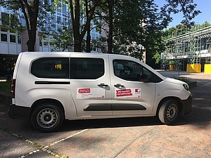 Weißer Kleintransporter