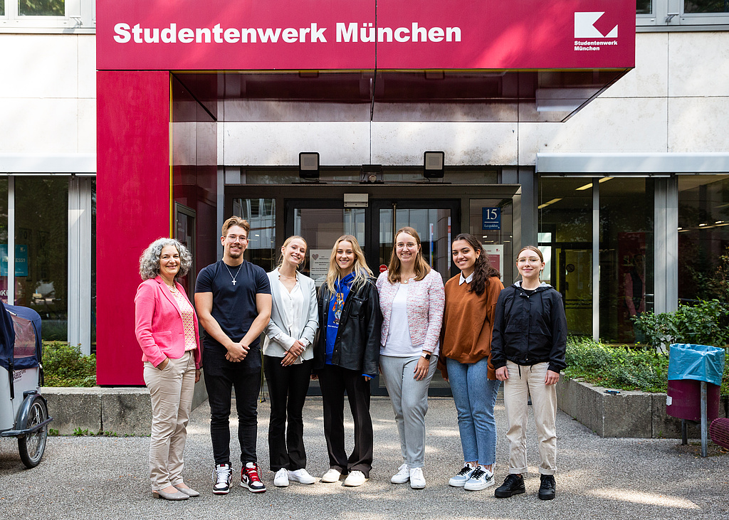Azubis und Mitarbeiterinnen des Studentenwerks München 2022